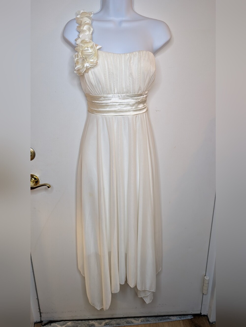Trixie Ivory One-Shoulder Floral-Accent Dress Stretch